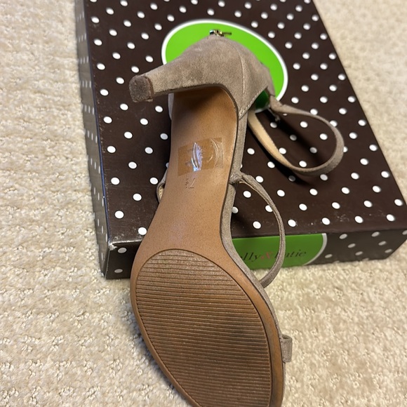 Sandals - Picture 3 of 3